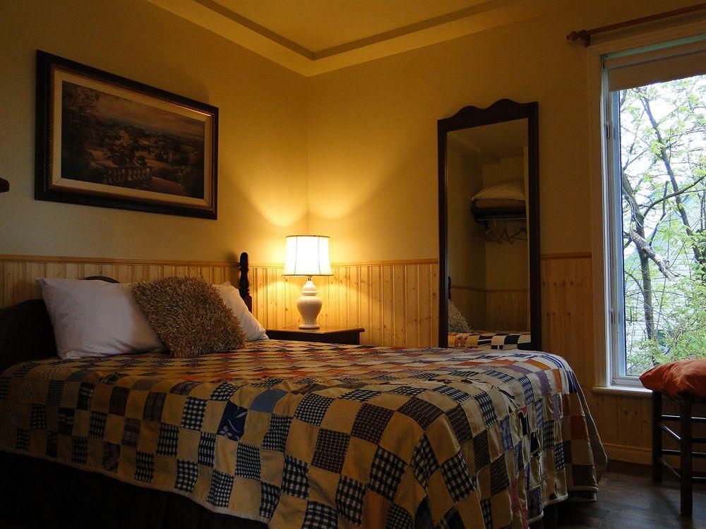 Auberge Fleurs De Lune La Malbaie Exterior foto