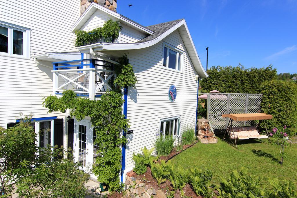 Auberge Fleurs De Lune La Malbaie Exterior foto