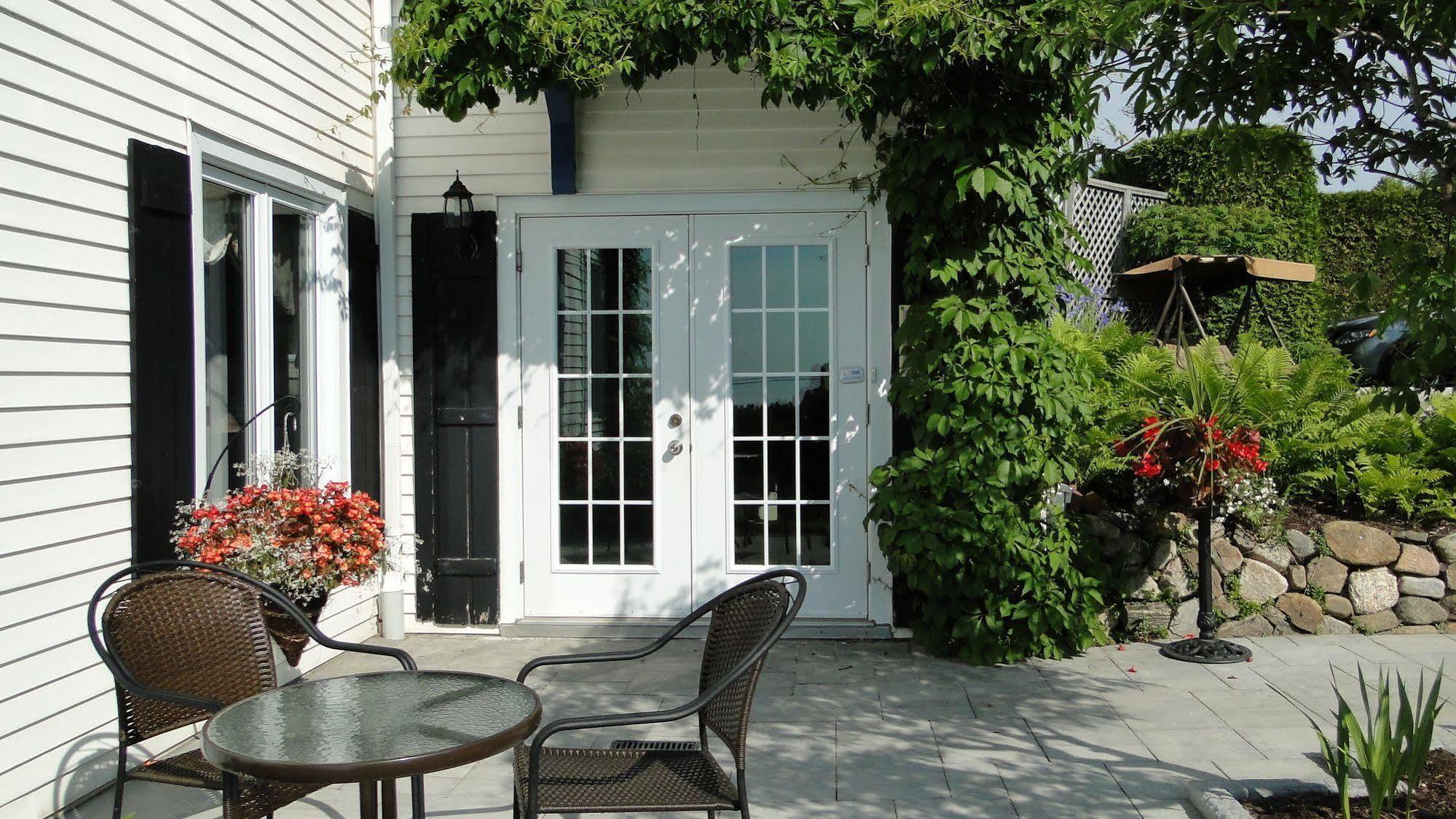 Auberge Fleurs De Lune La Malbaie Exterior foto